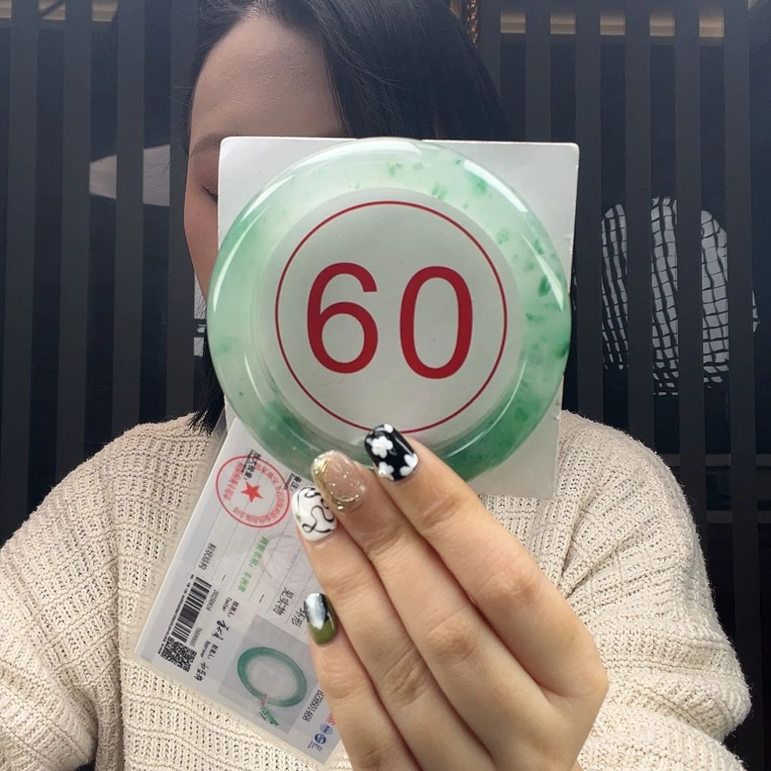 未镶嵌手镯石英质玉