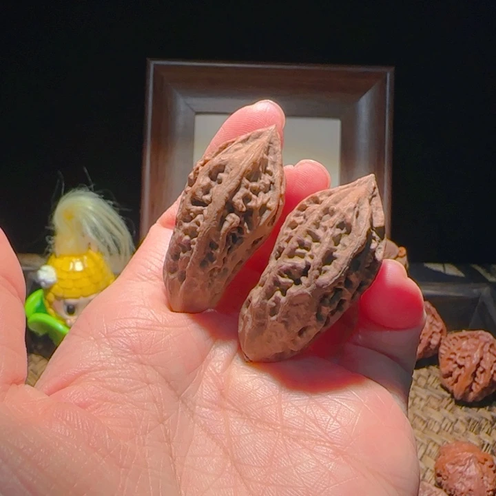 文玩核桃吊坠米子52