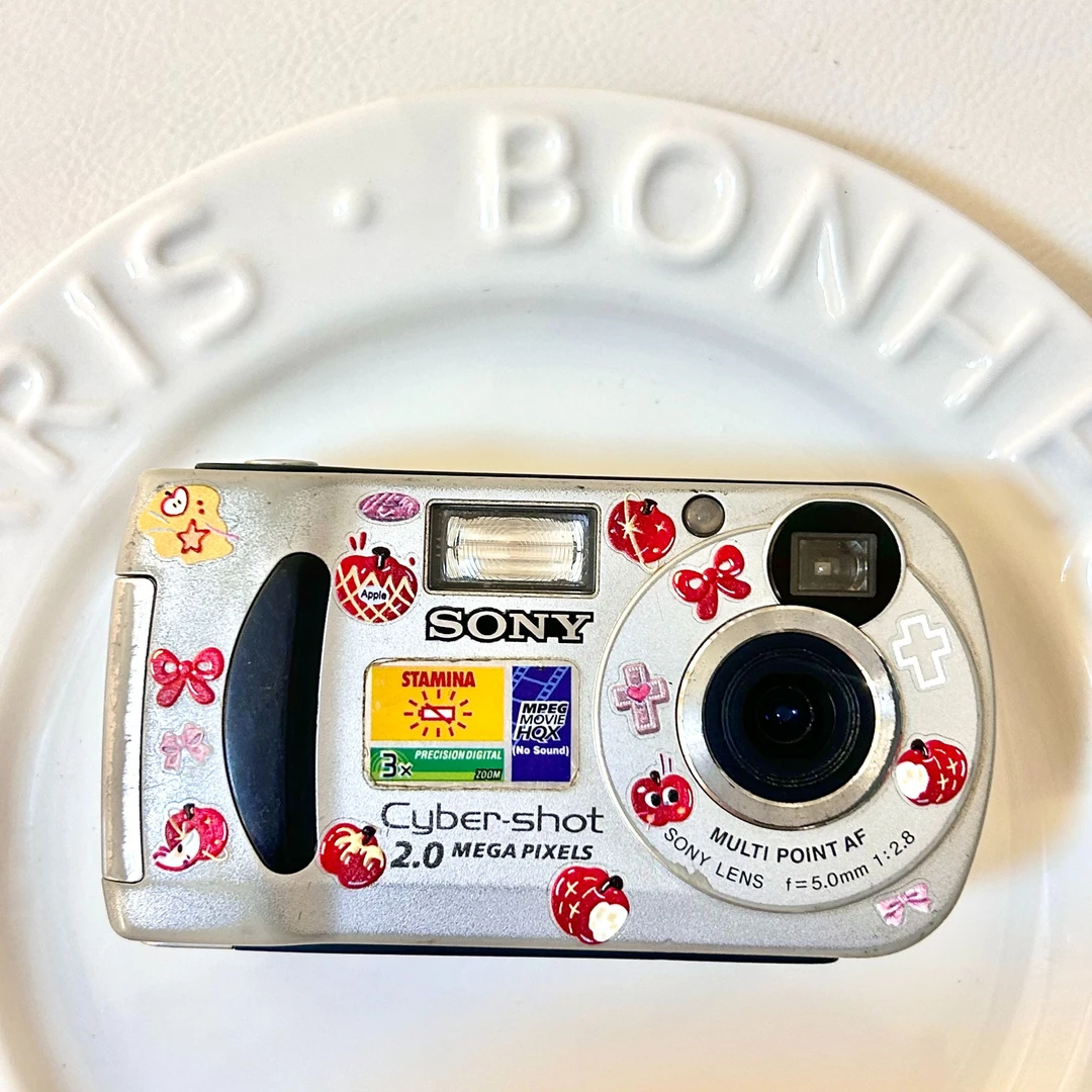 9新  Sony/索尼 P31 银色 210w像素3倍光学变焦冷白氛围感ccd相机