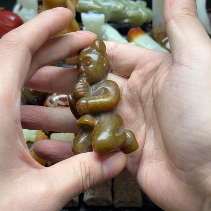 未镶嵌和田玉（糖玉）挂件