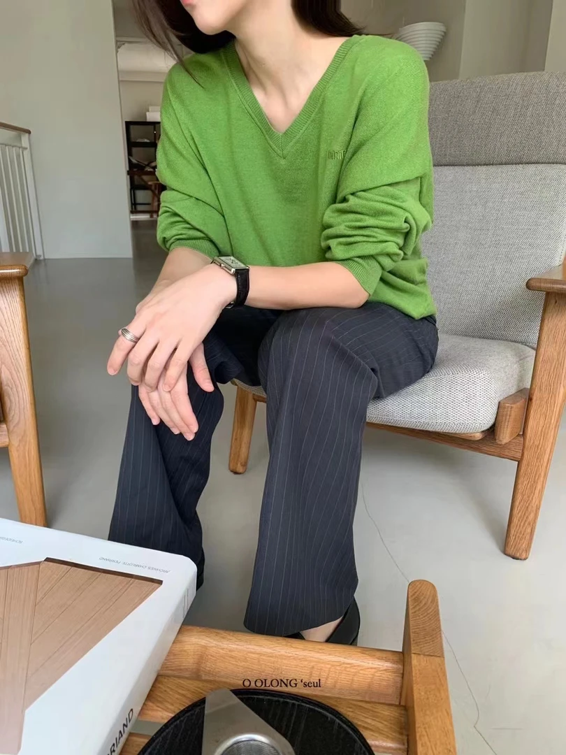 2024 清 no退no换 v领刺绣宽松舒适打底针织毛衣