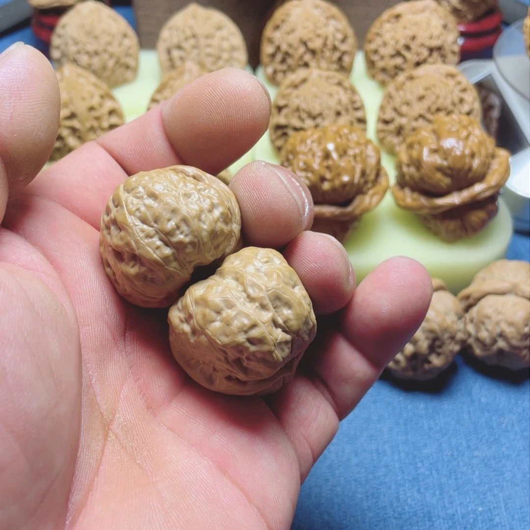 文玩核桃把件氯*铝蛤蟆头