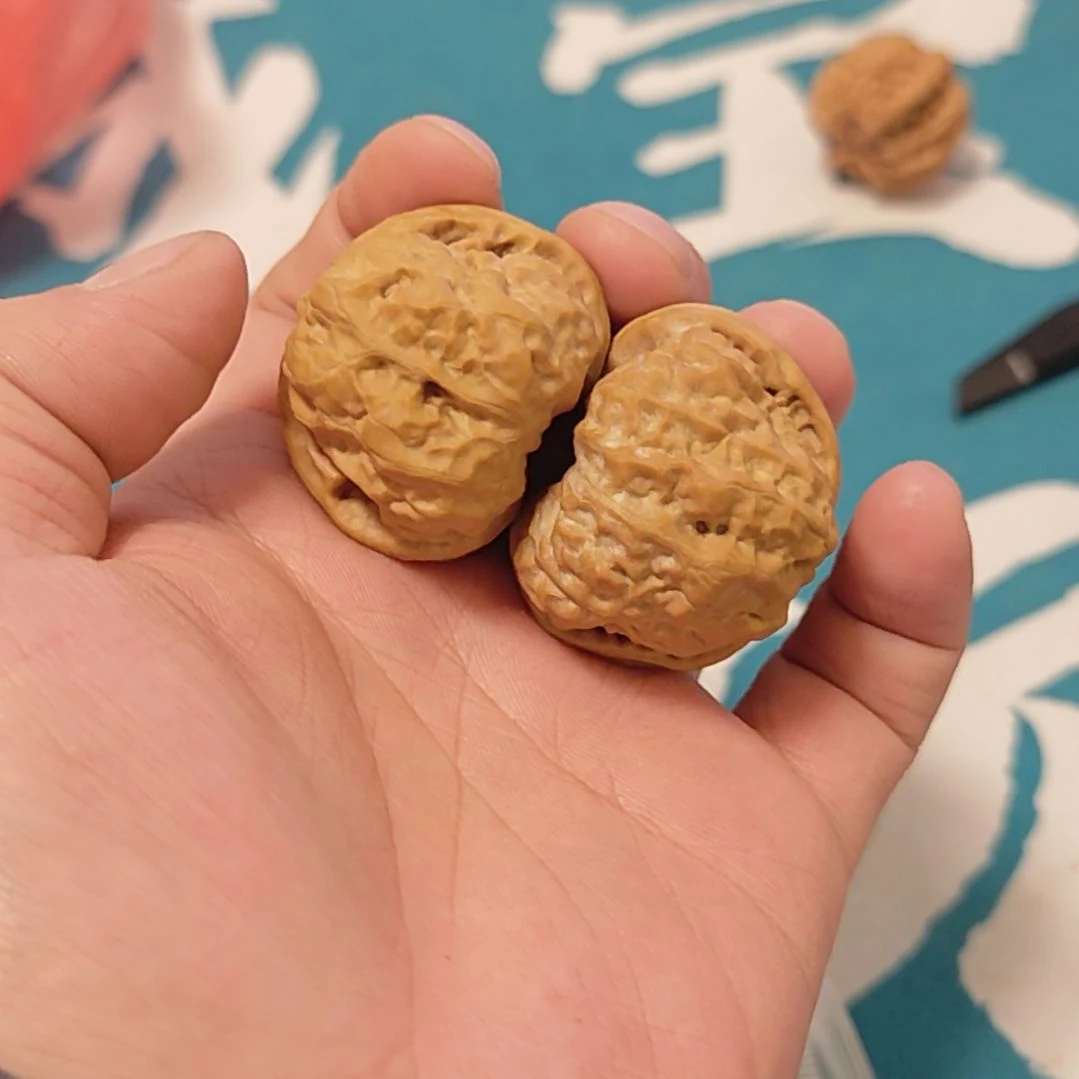 磅*文玩核桃蛤蟆头三八左右