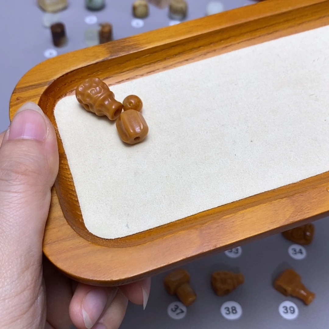蛇纹石玉配饰合金痕