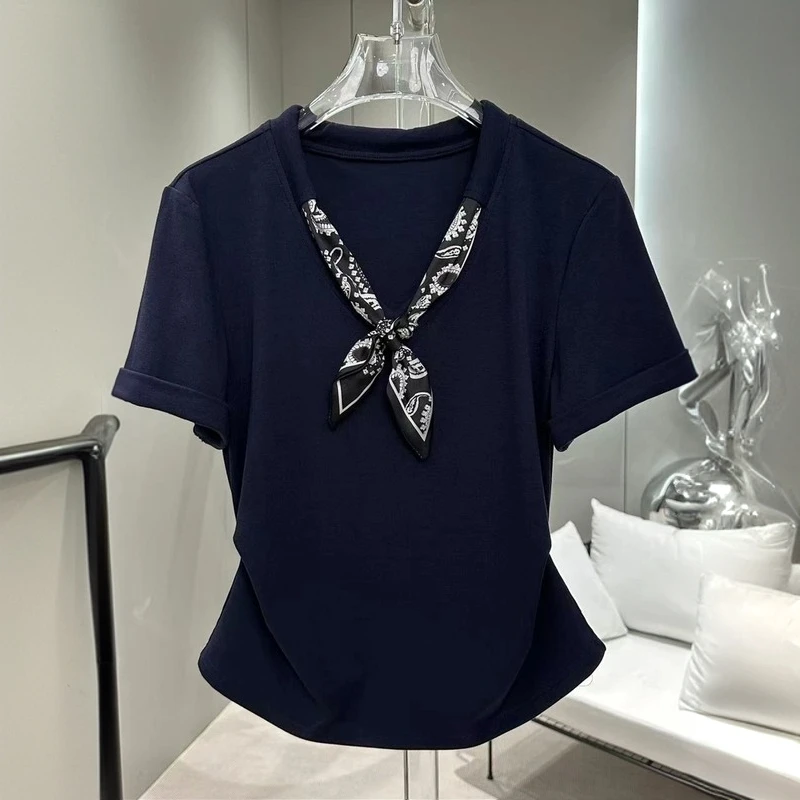 卡莲格/别致独特V领气质丝巾短袖T恤女夏季款显瘦减龄设计感上衣