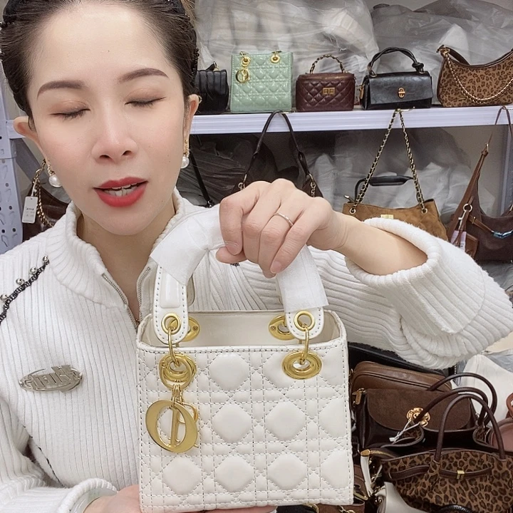 蚕丝小牛剖层皮革PU