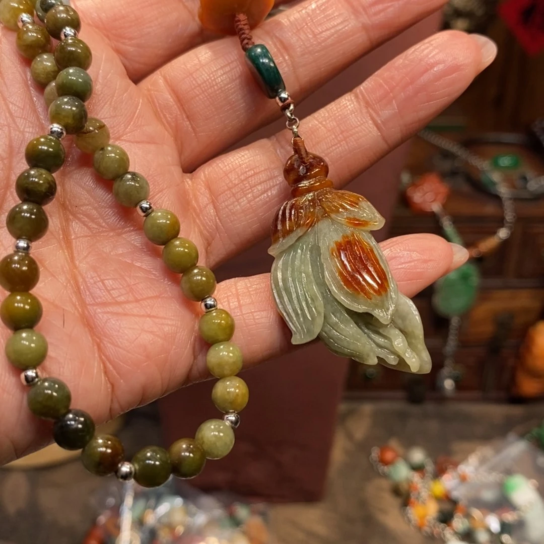 翡翠吊坠(赠链)未镶嵌