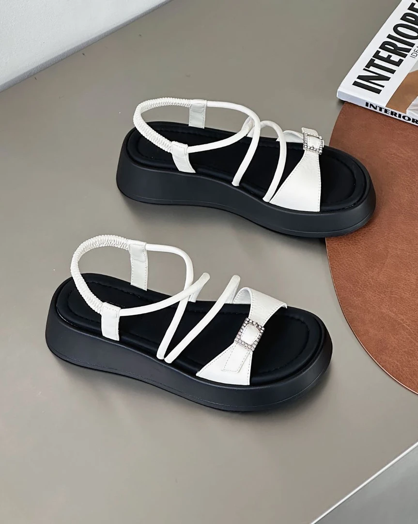 【铼】黑色休闲凉鞋时装凉鞋时尚软底皮带扣厚底中跟网红66112