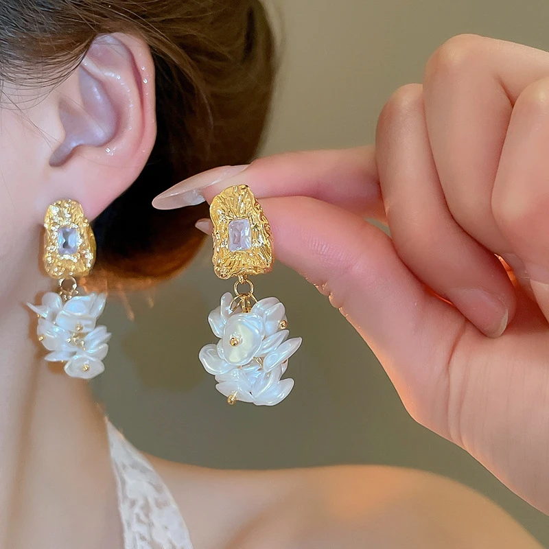 铜合金仿珍珠耳饰 法式复古几何流苏耳环轻奢高级感耳钉气质耳饰