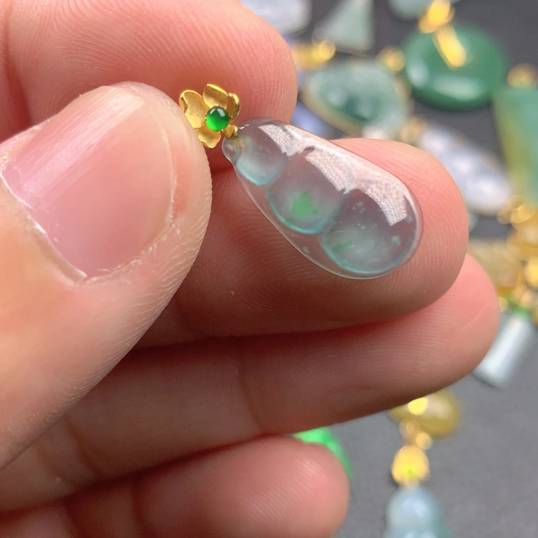 【闪购商品】颈饰18K金镶嵌翡翠翡翠
