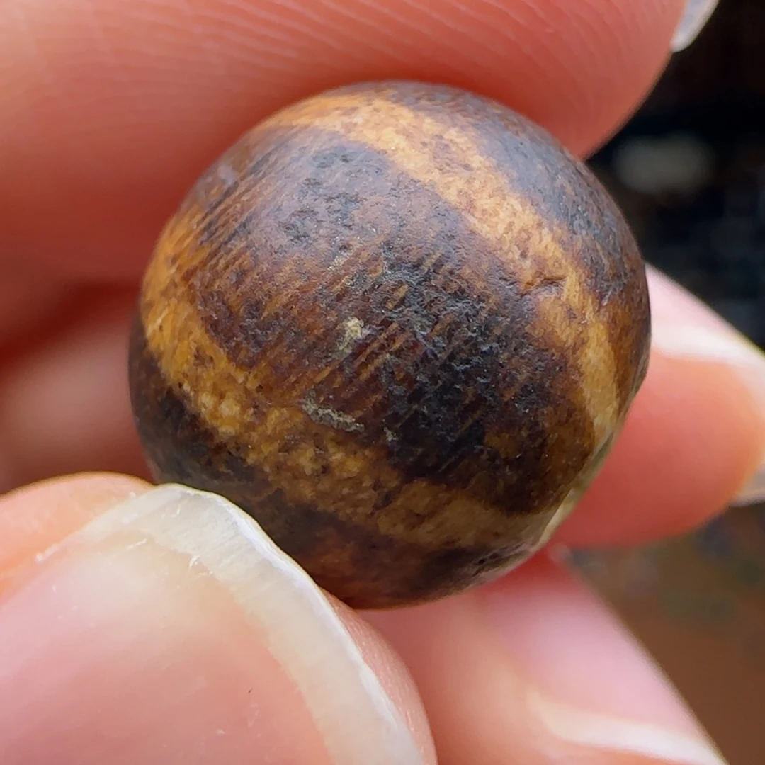 只买单纯的吊坠，没带链子，属的性质。无