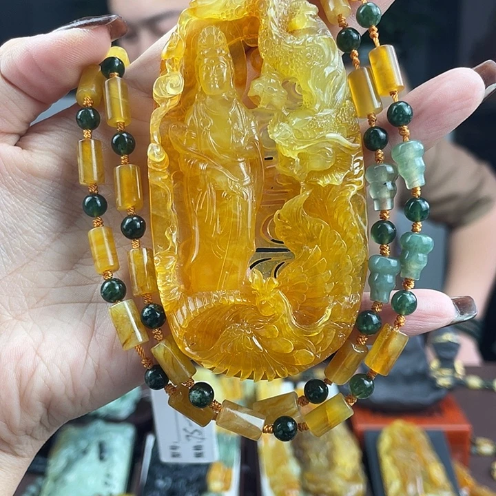 蛇纹石玉未镶嵌颈饰