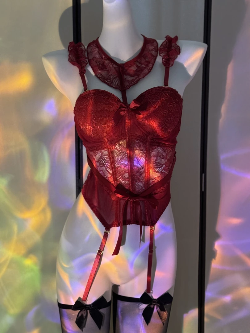 新款蕾丝吊带鱼骨束身马甲聚拢胸衣睡裙