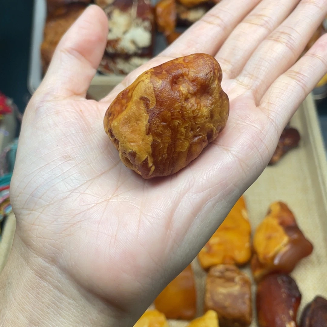 小***杜琥珀未镶嵌珠宝奇石