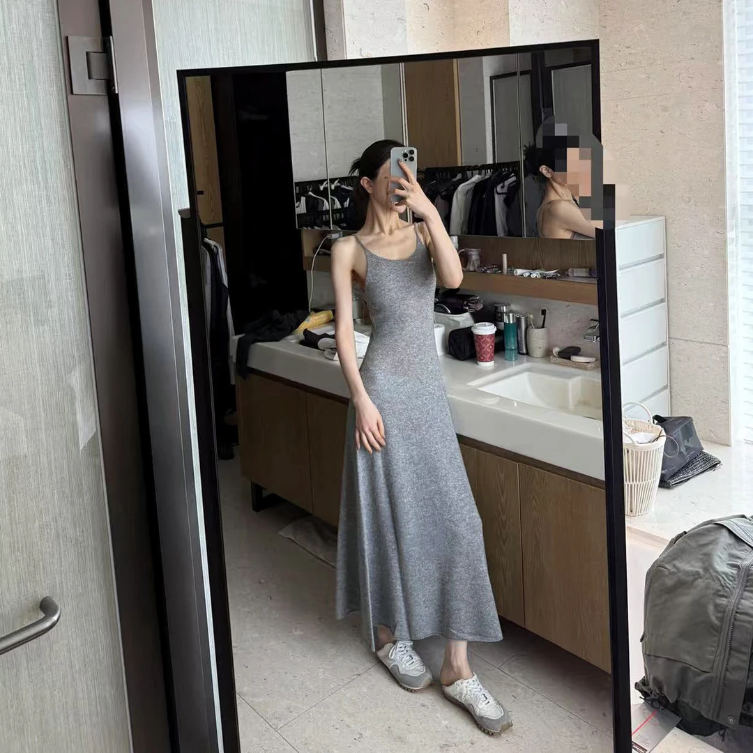 ROMI STUDIO“优雅格雷”100%绵羊毛U领收腰吊带连衣裙 RW25SL40104