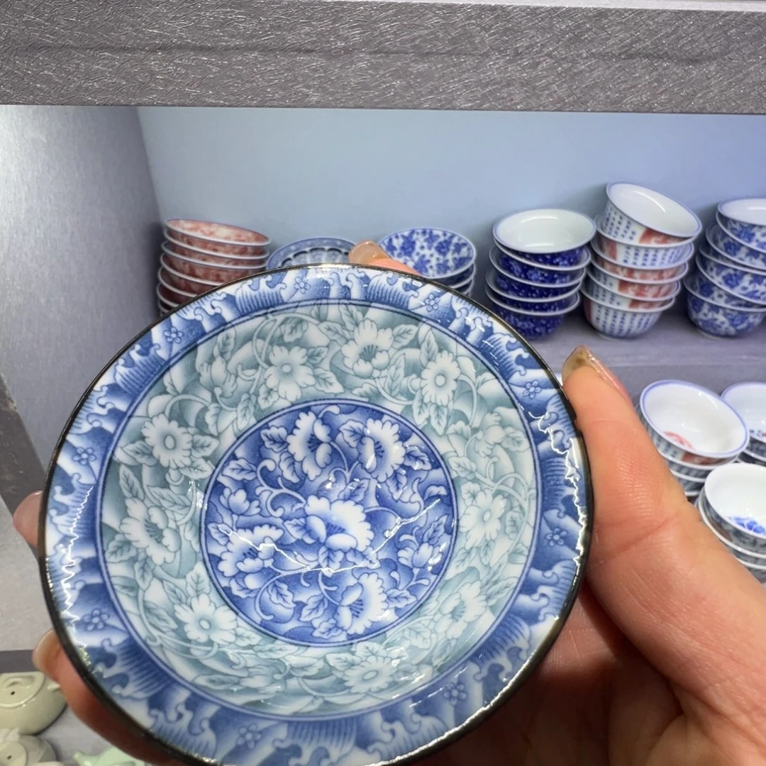 瓷片。。。。。。。。。。。。。