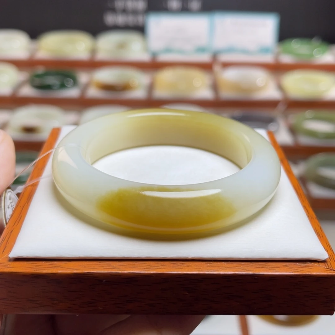【闪购商品】未镶嵌手镯和田玉