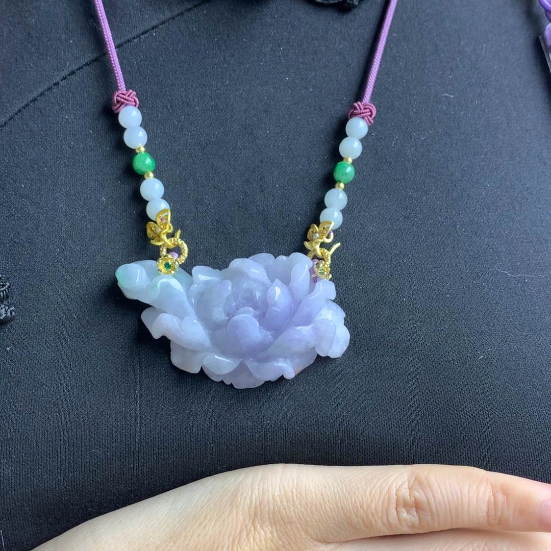 翡翠颈饰未镶嵌翡翠