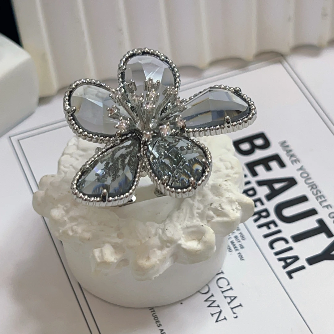 铜合金锆石戒指 哈尼西牧时尚华丽戒指#0008703