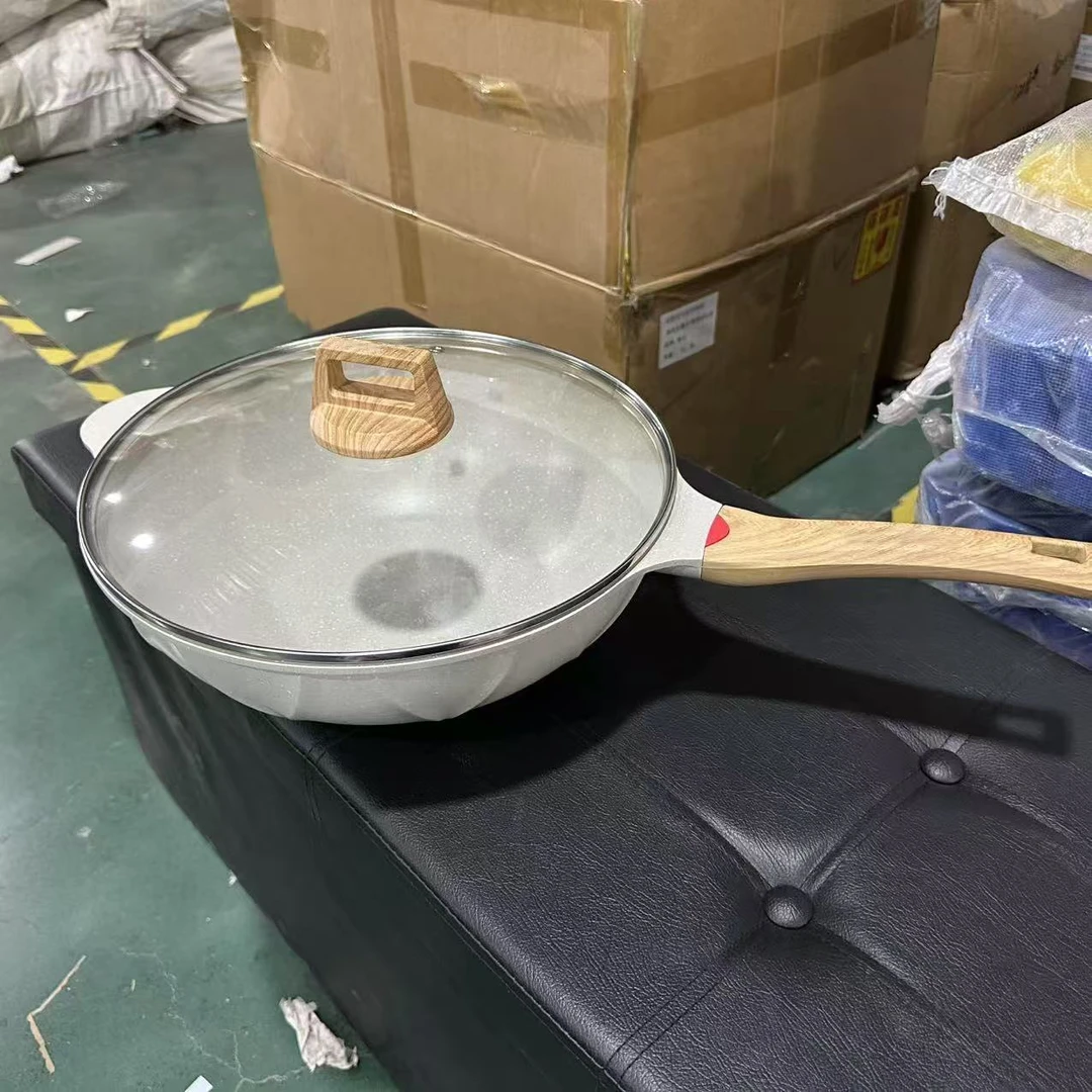 63120   荷叶仿生健康不粘炒锅（32cm）