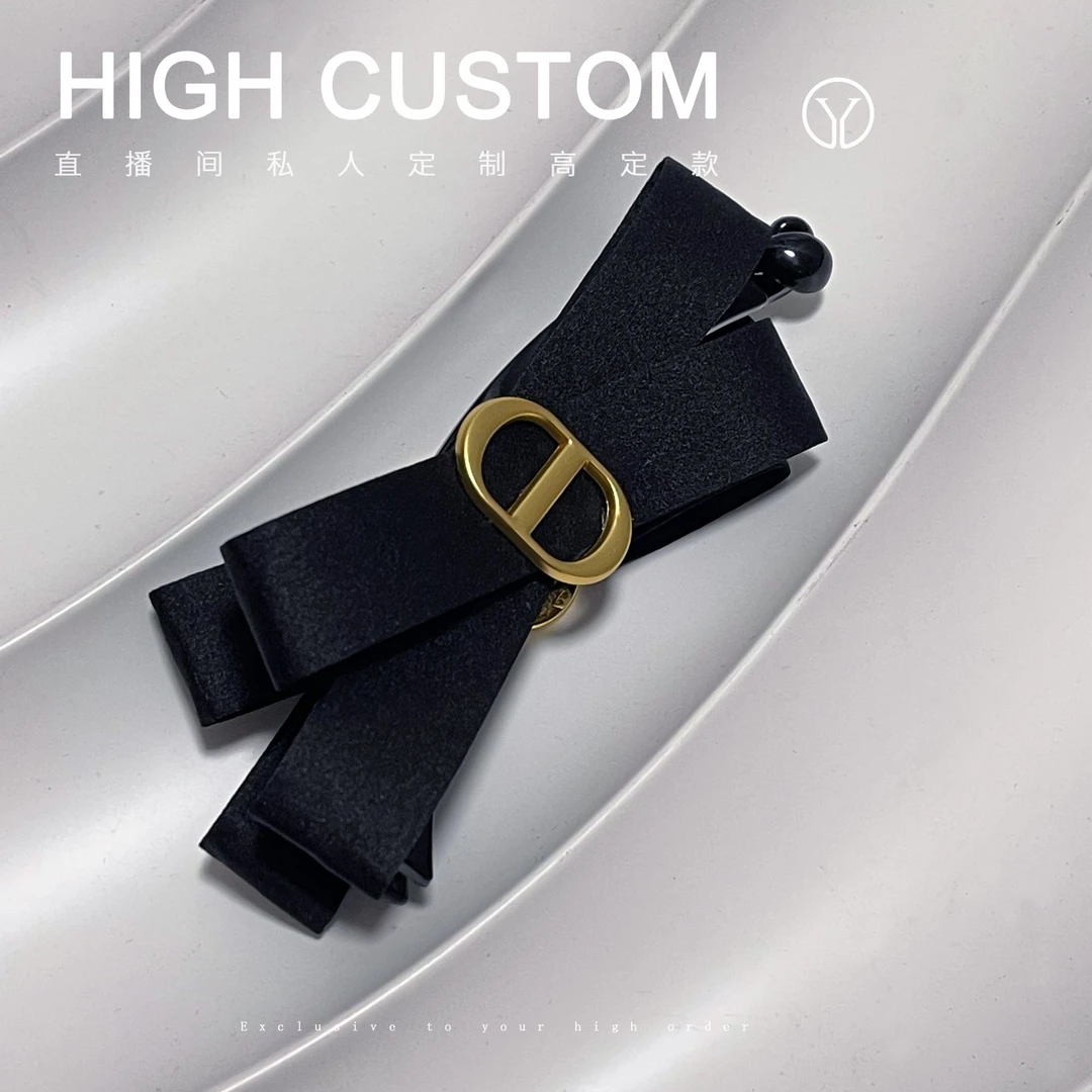 猪鼻子黑金色发夹