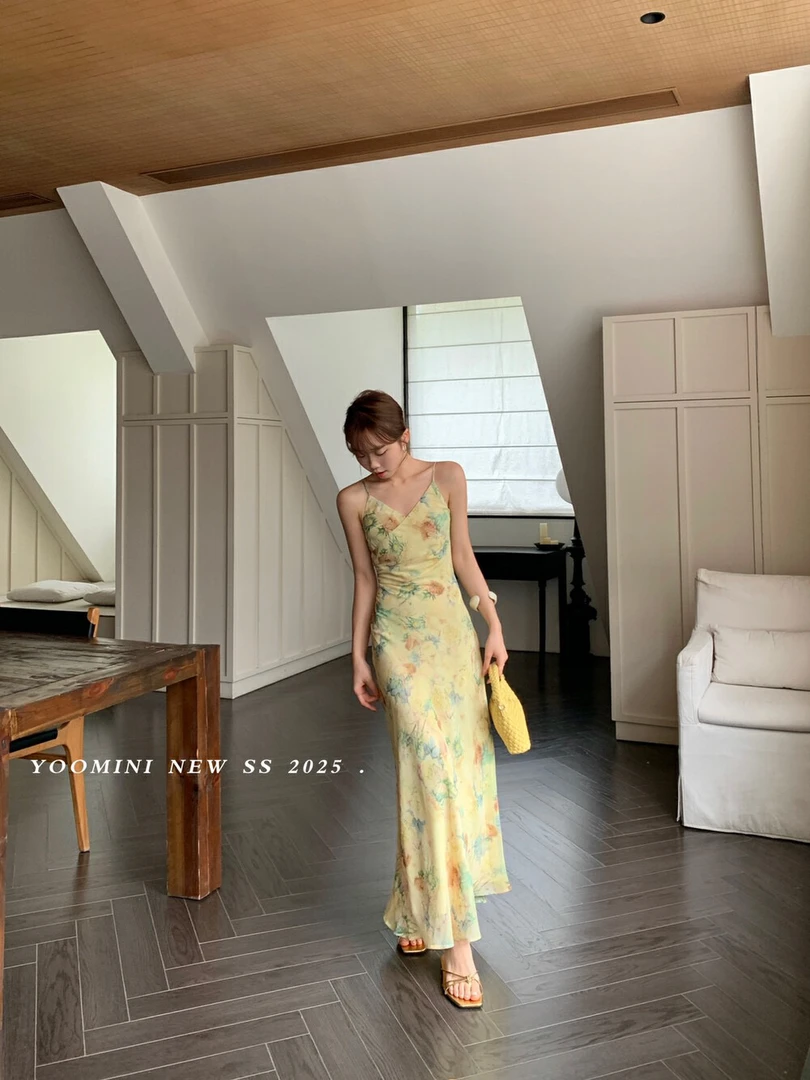 16443 捏褶修身度假吊带连衣裙连衣裙+16432同色系开衫