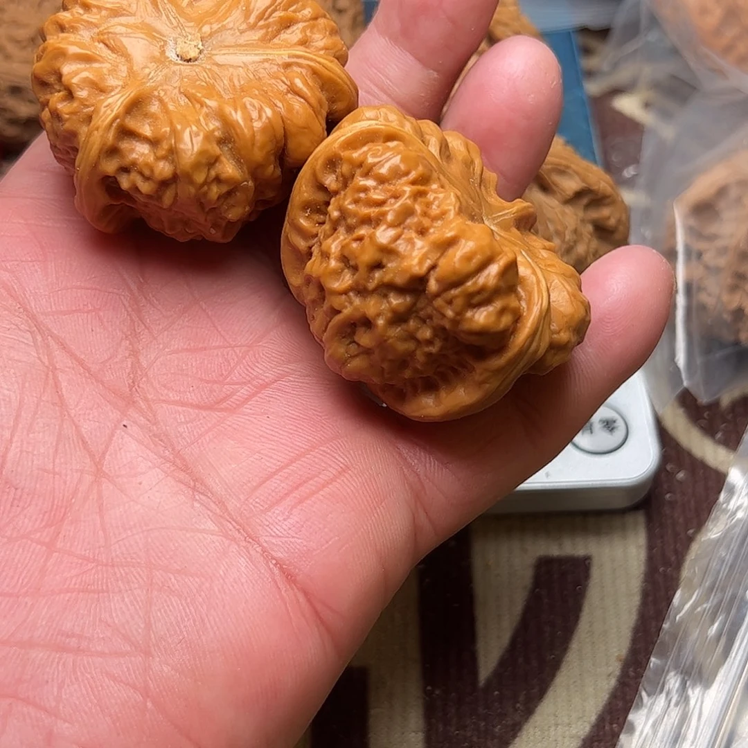 又***玩文玩核桃蛤蟆三楞