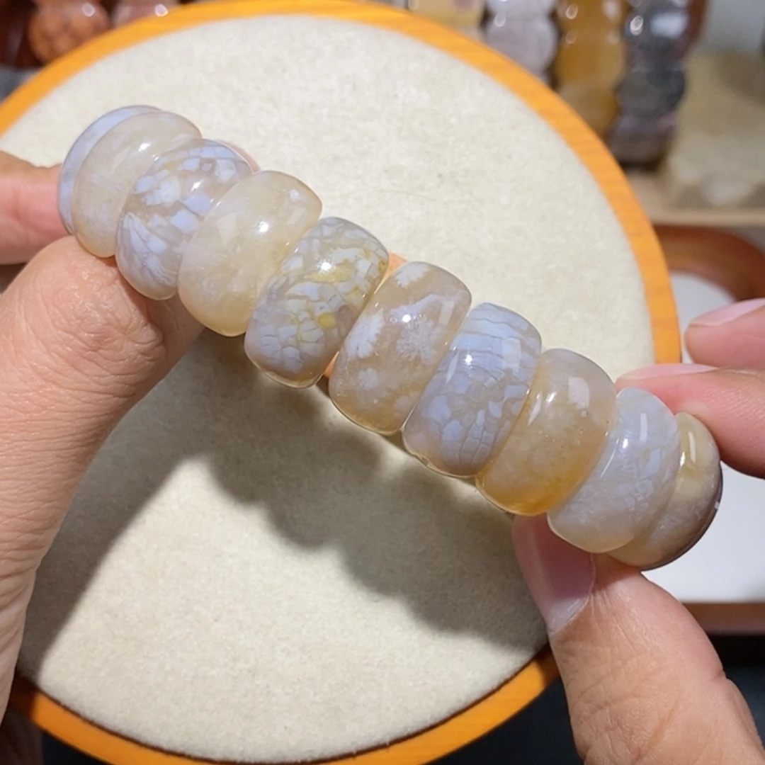 硅化珊瑚（珊瑚玉）手链未镶嵌皮****Y