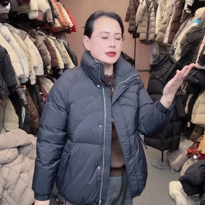 艾雨衣尚羽绒外套