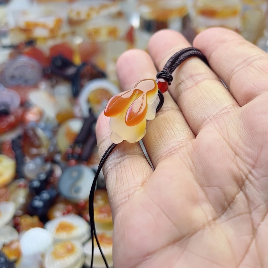 玛瑙/玉髓颈饰未镶嵌大**朝
