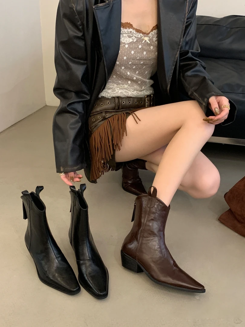 时装靴韩版短靴尖头粗跟保暖低跟黑色女气质增高西部牛仔女靴