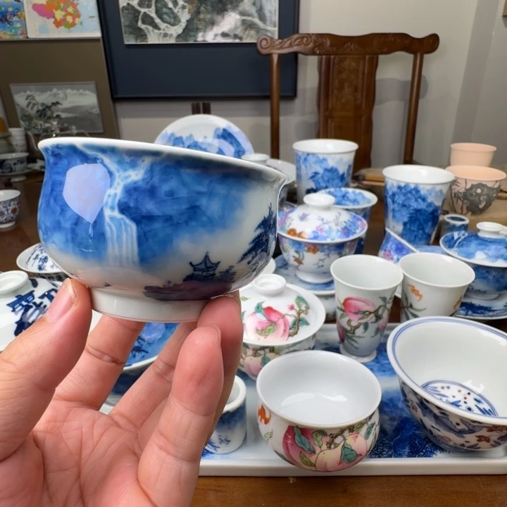 杯子山水画作品集于一体而