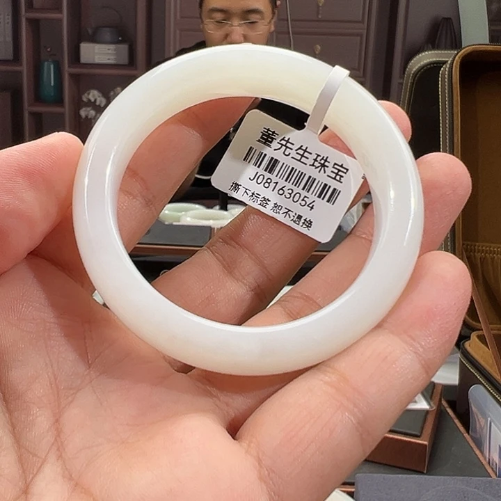 锦****未镶嵌手镯和田玉（白玉）