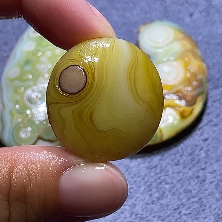玛瑙/玉髓未镶嵌珠宝奇石