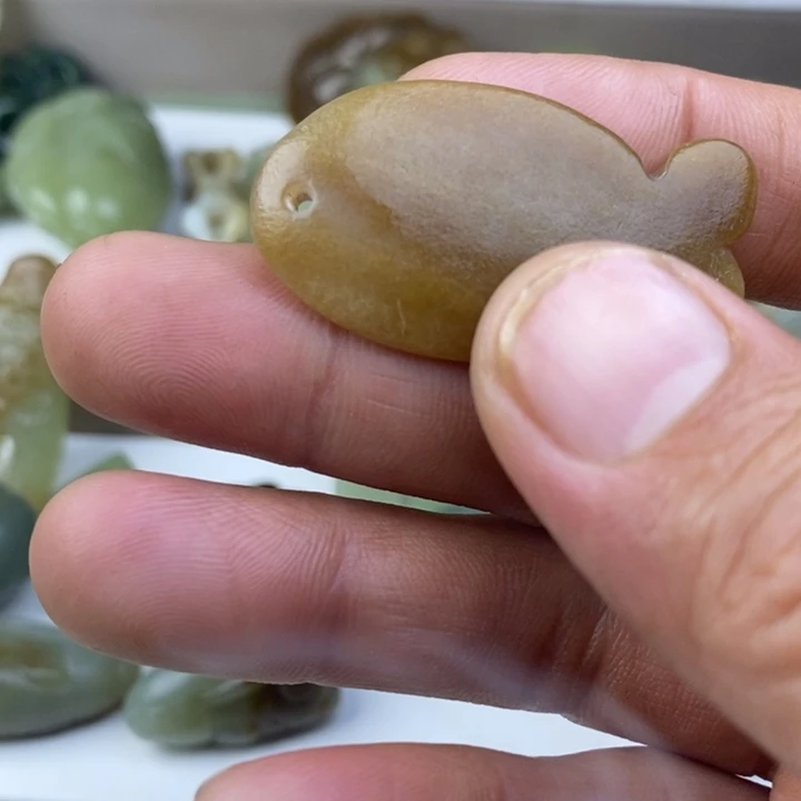 和田玉（糖玉）未镶嵌颈饰