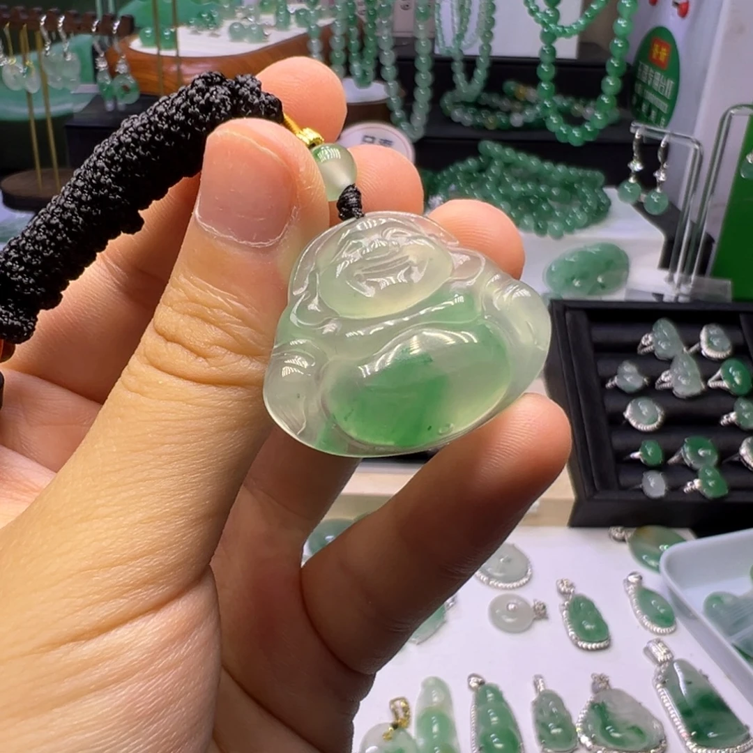 石英质玉（非洲翠）未镶嵌颈饰