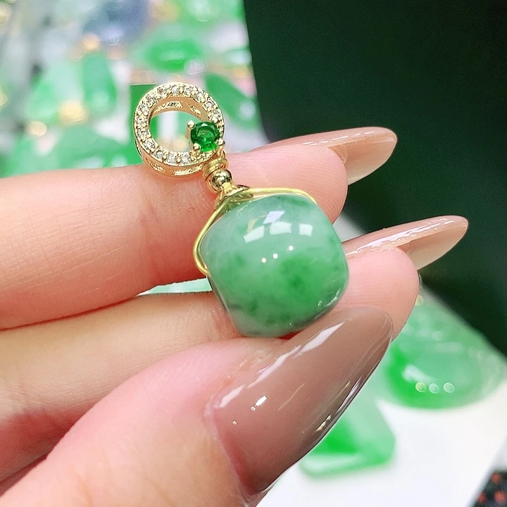 颈饰未镶嵌翡翠翡翠