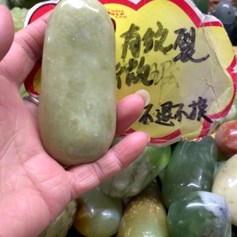 蛇纹石玉未镶嵌手把件