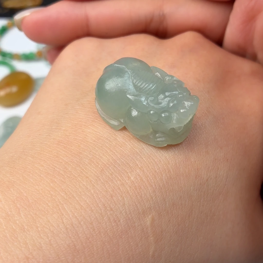 定制翡翠未镶嵌貔貅