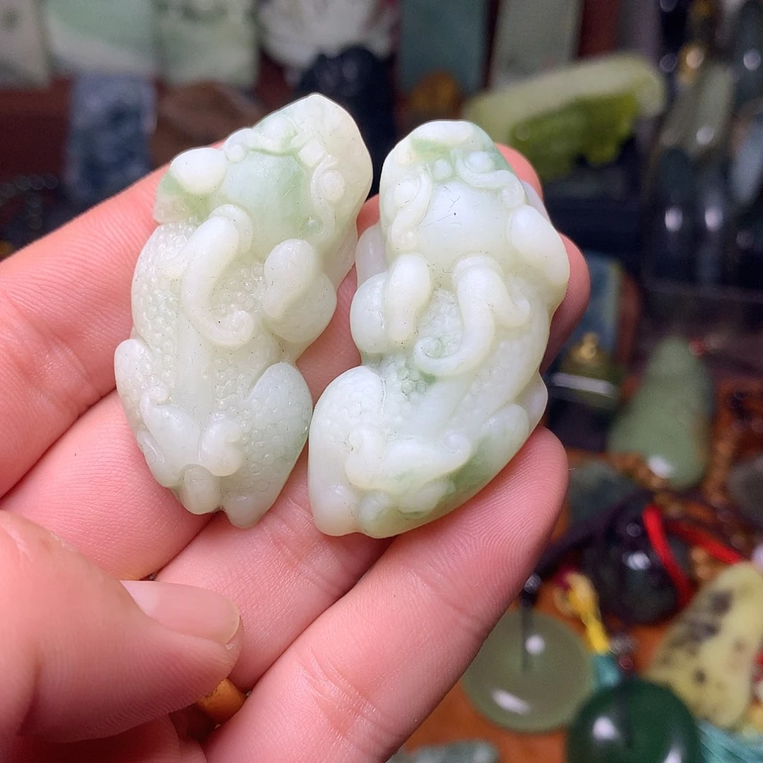 未镶嵌蛇纹石玉颈饰