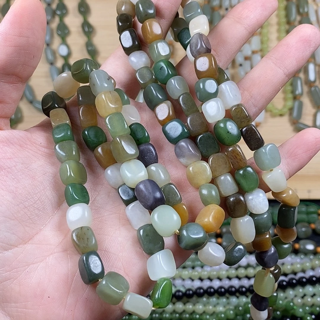 用***熊颈饰未镶嵌和田玉