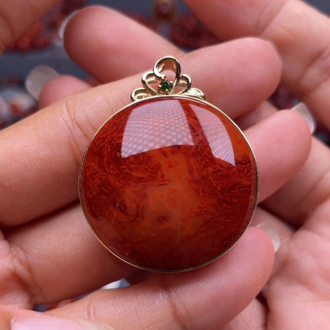 南红玛瑙18K金镶嵌珠宝奇石吊坠