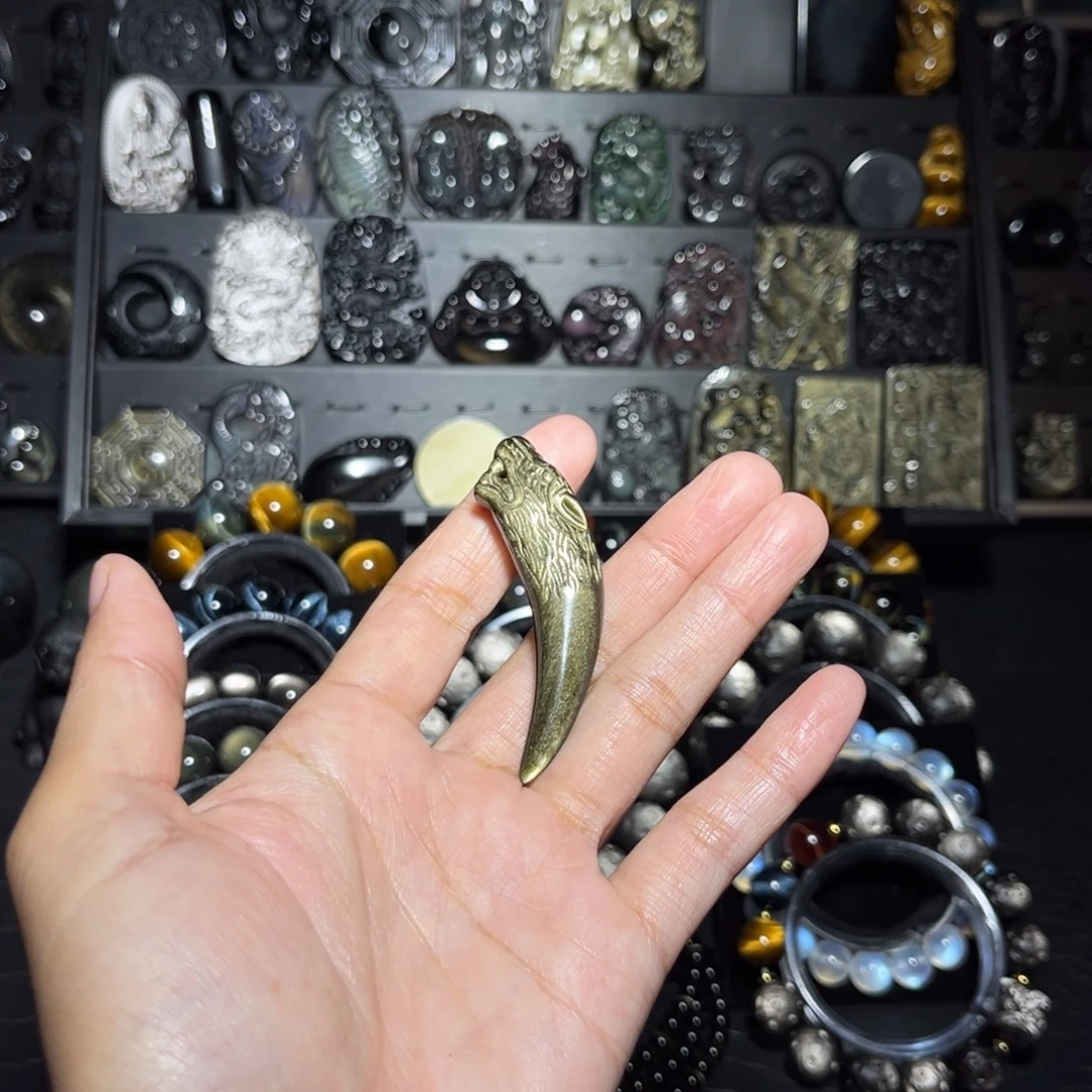 蔺***。黑曜岩未镶嵌颈饰