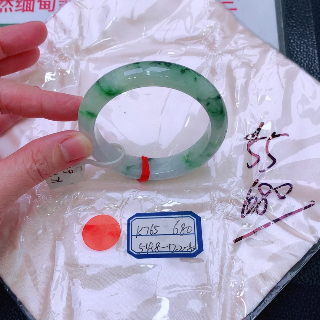 未镶嵌手镯翡翠缅甸翡翠手镯