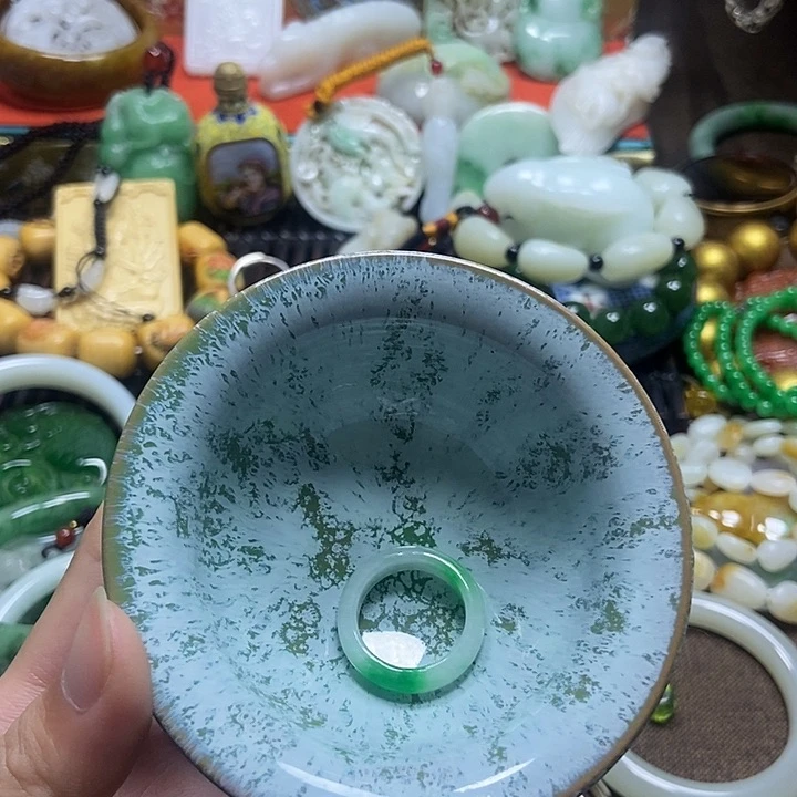 雨***宇瓷片翡翠阳绿戒环