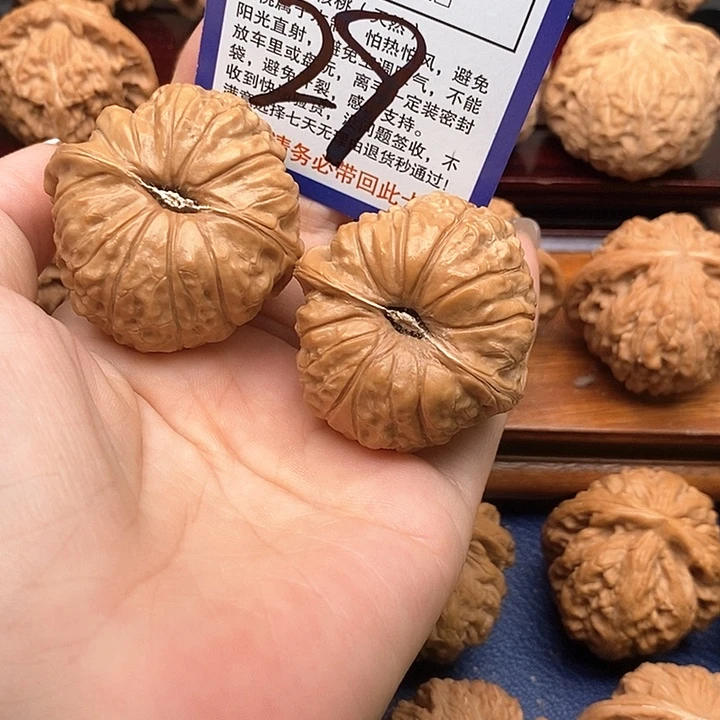 吊坠桃核南瓜敦狮子头42
