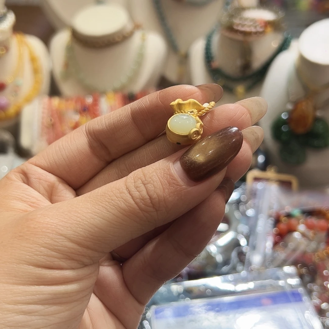 吊坠(不含链)银S925镀金镶嵌和田玉懶