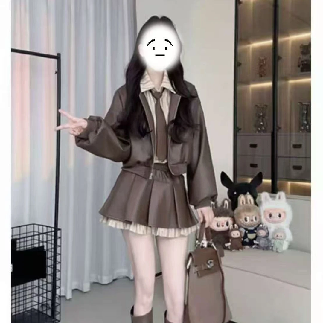 【莹莹推荐】早秋设计感衬衫拼接皮衣外套遮肉显瘦百褶裙套装