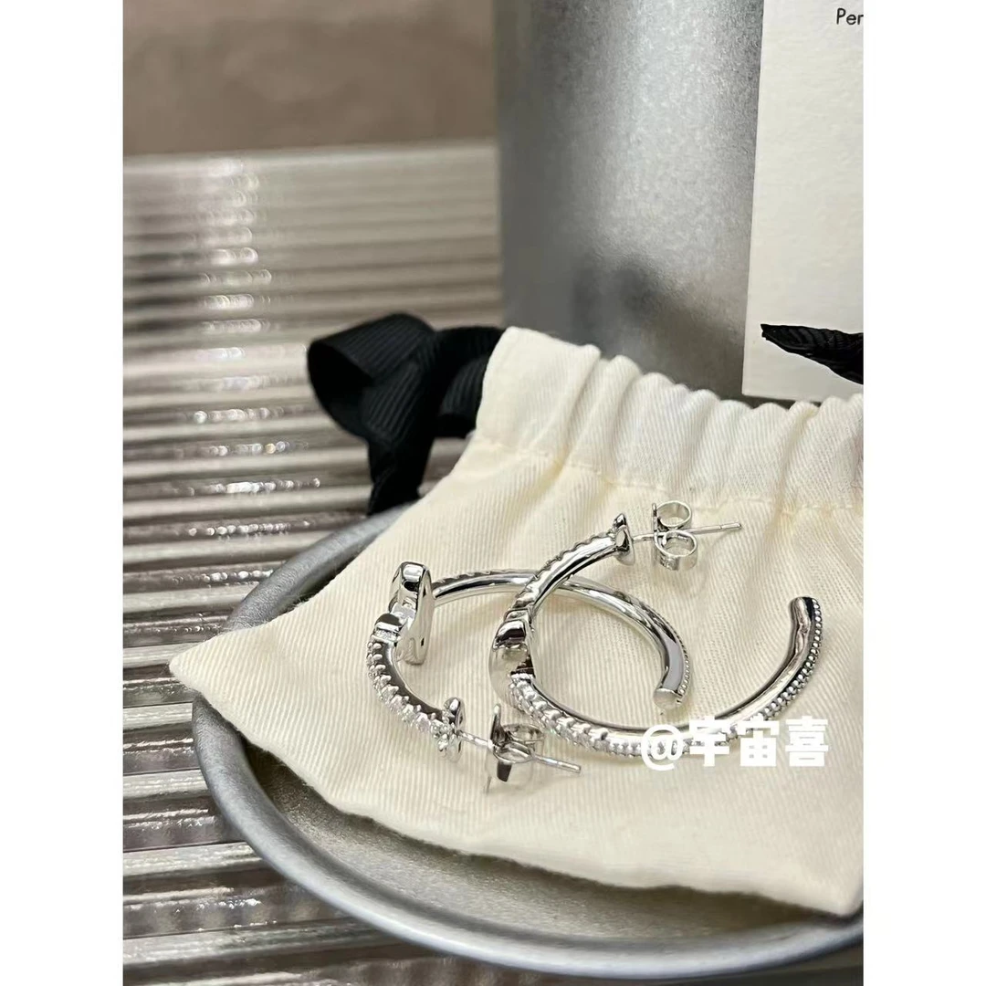 铜合金锆石耳饰  C5-089【星球c字锆石大圈耳钉】