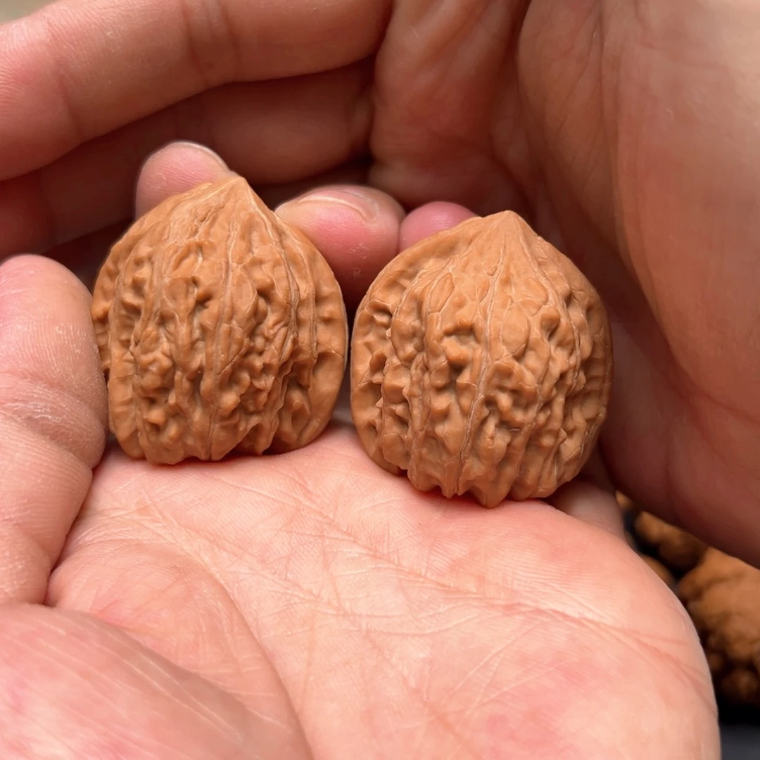 文玩核桃把件水晶鸡心